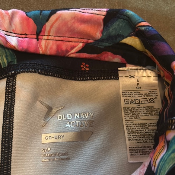 Old Navy Black and Pink Floral Leggings - Picture 2 of 6